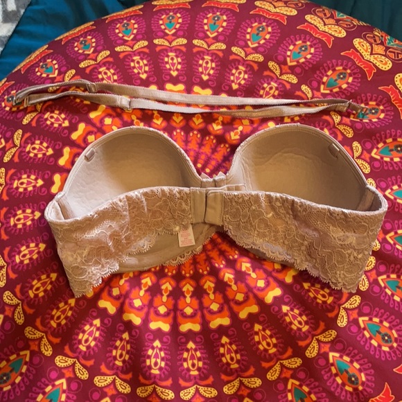 Nude strapless Victoria’s Secret bra - Picture 2 of 4